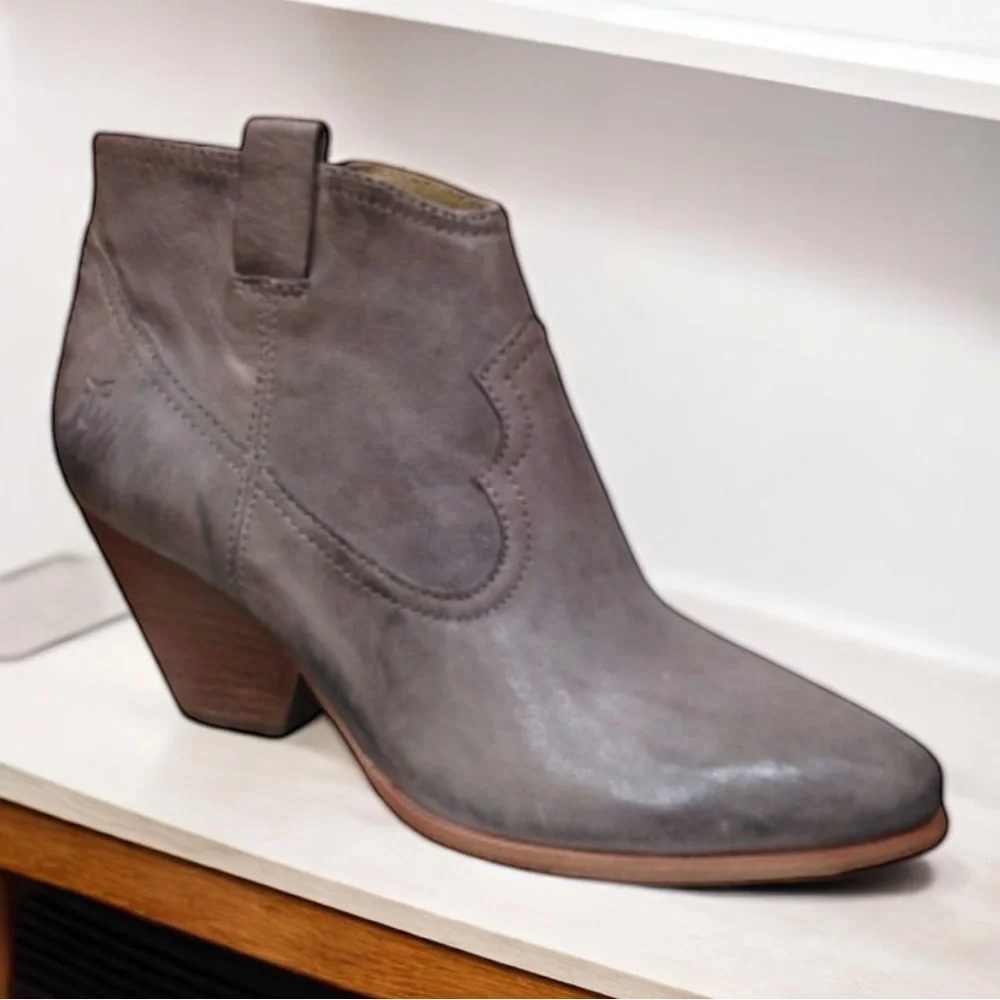 FRYE REINA WESTERN GREY BOOTIE SIZE 8.5